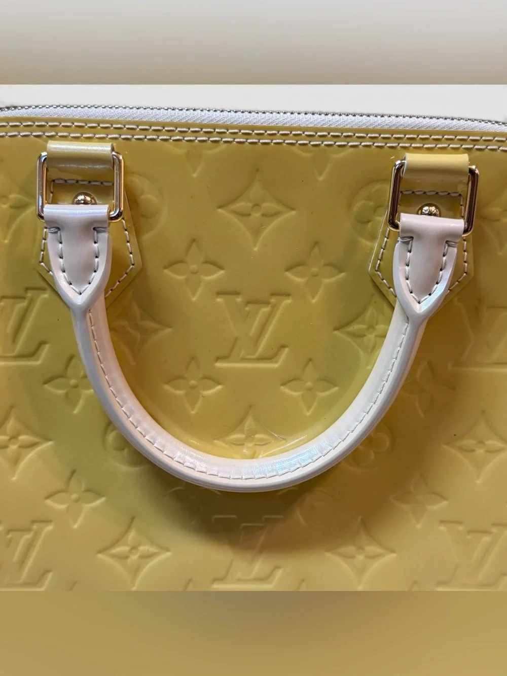 Louis Vuitton Vernis Alma PM, Yellow